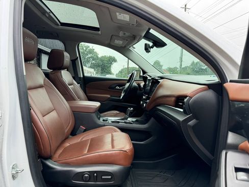 Used 2020 Chevrolet Traverse High Country FWD image 32