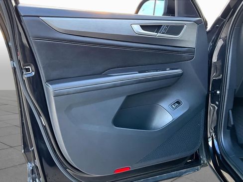 Used 2024 Volkswagen Atlas Cross Sport SE FWD image 22