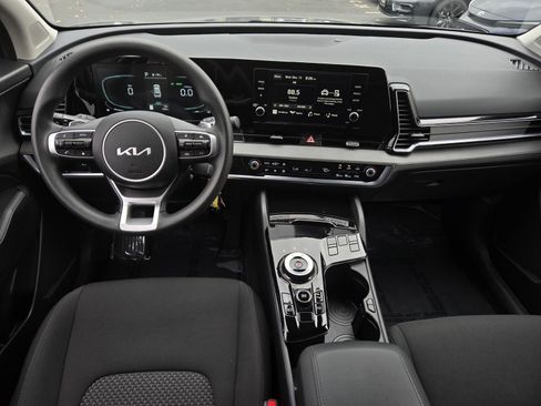 Used 2025 Kia Sportage LX image 13