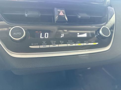 Used 2025 Toyota Corolla LE w/ Convenience Package FWD image 20