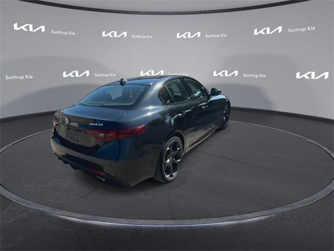 Used 2017 Alfa Romeo Giulia Ti w/ TI 19" Sport Package image 19