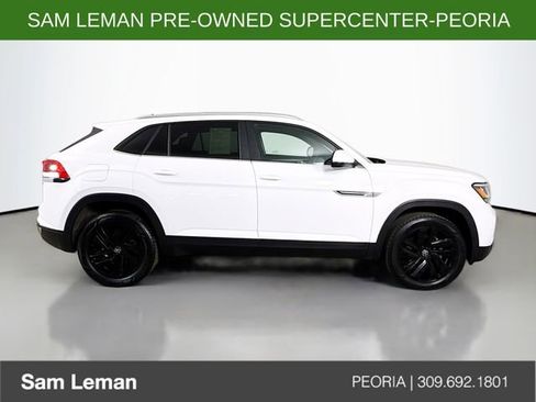 Used 2023 Volkswagen Atlas Cross Sport SE image 8