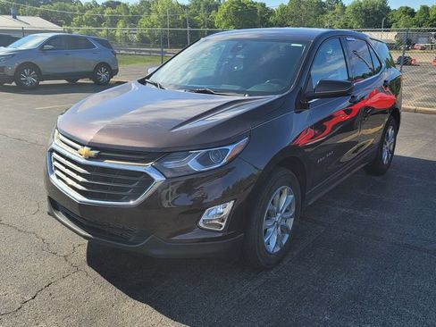 Used 2020 Chevrolet Equinox LT w/ Driver Convenience Package FWD image 2