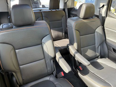 Used 2022 GMC Acadia AT4 w/ Technology Package image 23