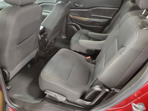 Used 2023 GMC Acadia SLE w/ Driver Convenience Package image 22