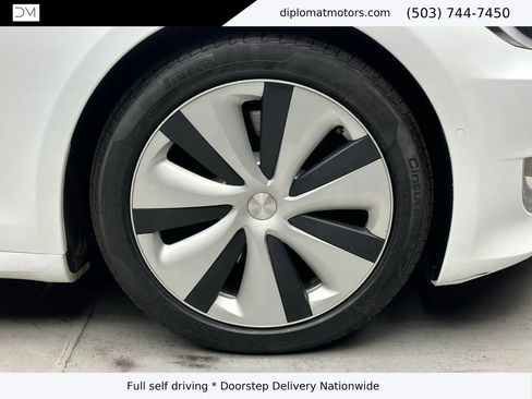 Used 2020 Tesla Model S Long Range Plus image 38