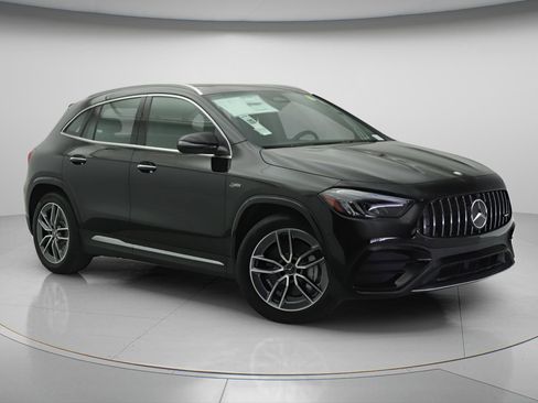 New 2026 Mercedes-Benz GLA 35 AMG 4MATIC image 1
