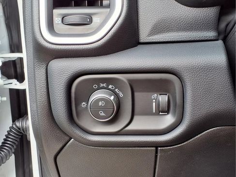 New 2026 RAM 3500 Big Horn AWD/4WD image 16