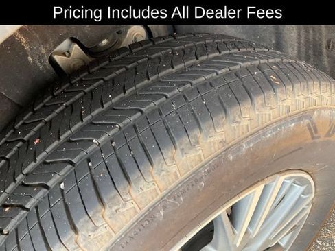 Certified 2025 Chevrolet Traverse LT FWD image 12