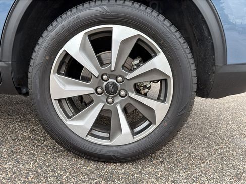 Used 2025 Ford Escape Platinum AWD/4WD image 11