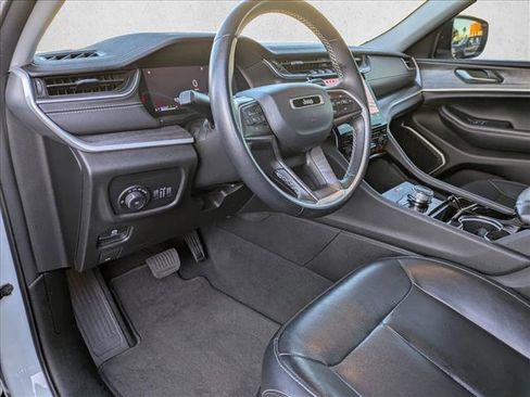 Used 2022 Jeep Grand Cherokee L Limited image 10