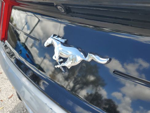 Certified 2021 Ford Mustang Coupe image 9