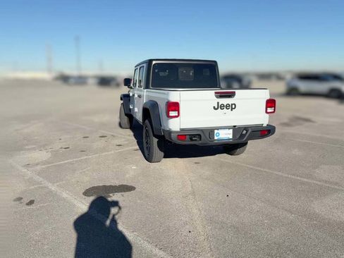 New 2026 Jeep Gladiator Sport image 9