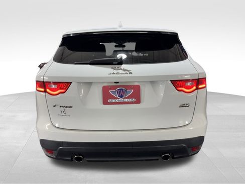 Used 2018 Jaguar F-PACE Premium image 5