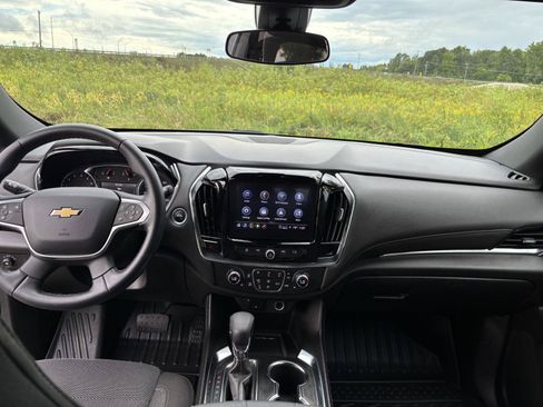 Used 2023 Chevrolet Traverse LT AWD/4WD image 19