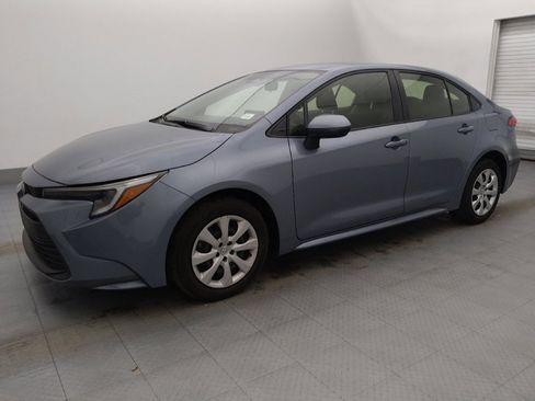 Used 2023 Toyota Corolla LE image 2