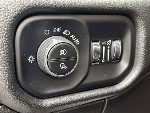 Used 2025 RAM 1500 Laramie image 30