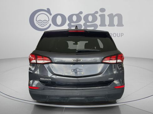 Used 2022 Chevrolet Equinox LS w/ LS Convenience Package AWD/4WD image 4