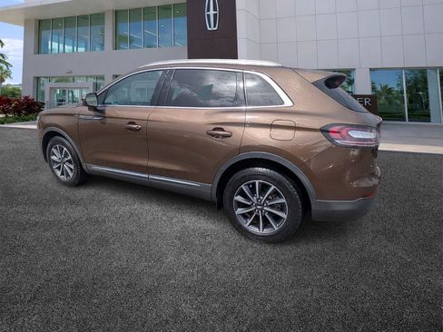 Used 2022 Lincoln Nautilus FWD image 5