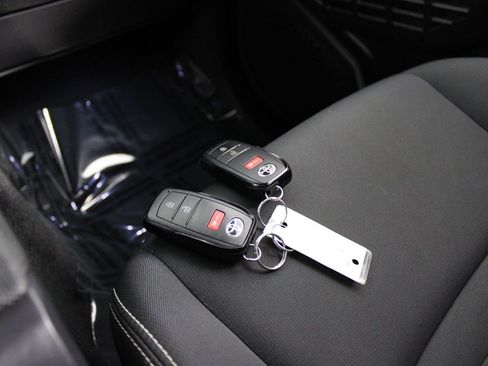 Used 2024 Toyota Tacoma TRD Off-Road image 20