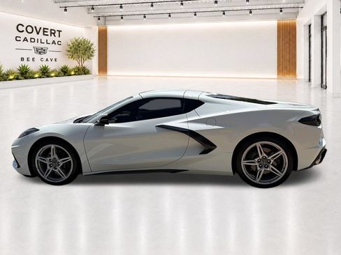 Used 2024 Chevrolet Corvette Stingray Coupe RWD image 9