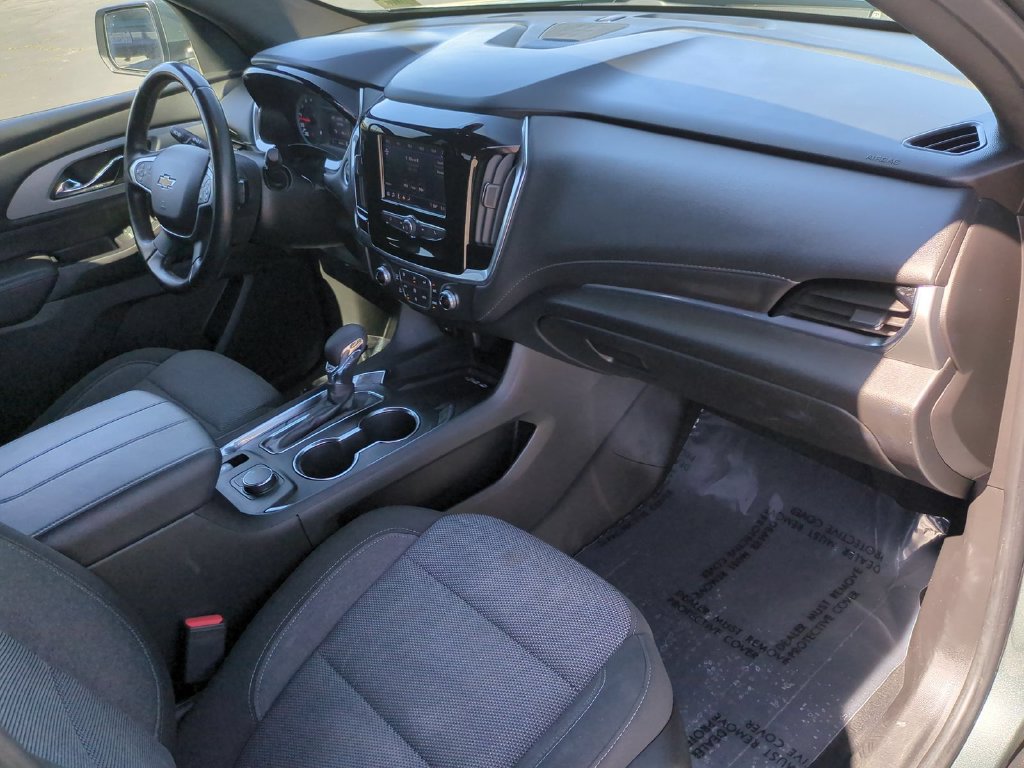 Used 2023 Chevrolet Traverse LT FWD image 34