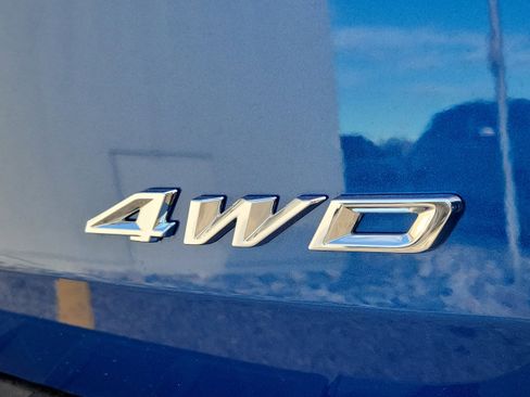 Used 2023 Ford Explorer XLT w/ Equipment Group 202A image 6