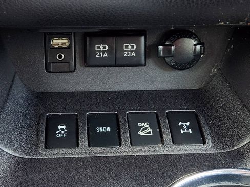 Used 2018 Toyota Highlander Limited AWD/4WD image 22