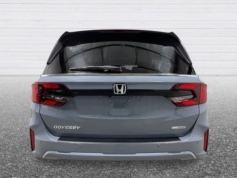 New 2026 Honda Odyssey Touring image 4