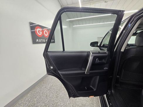 Used 2018 Toyota 4Runner Limited AWD/4WD image 29