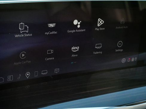 Certified 2025 Cadillac Escalade Luxury w/ LPO, Floor Liner Package image 29