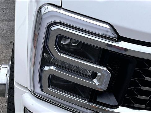 Used 2024 Ford F450 Platinum w/ FX4 Off-Road Package image 30