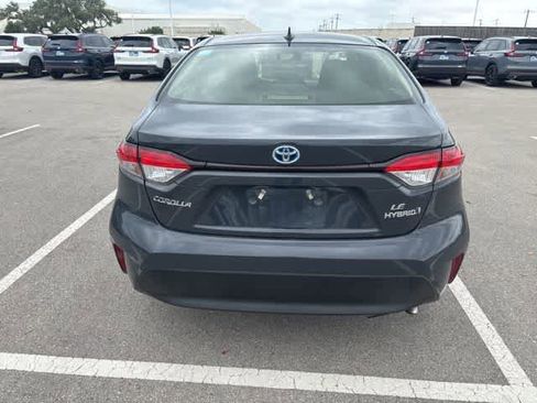 Used 2023 Toyota Corolla LE image 4