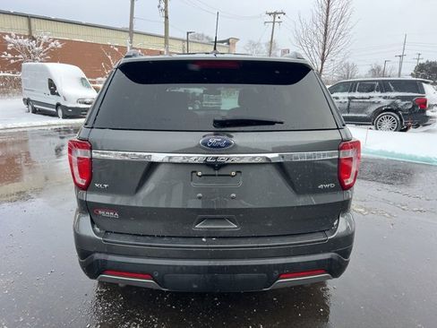 Used 2019 Ford Explorer XLT w/ Equipment Group 202A image 6
