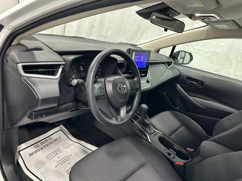 Used 2025 Toyota Corolla LE image 15
