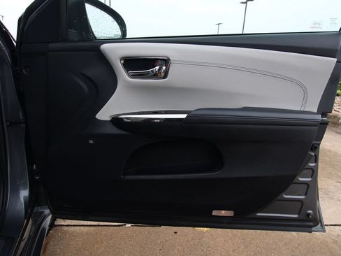 Used 2018 Toyota Avalon Limited w/ All Weather Liner Package FWD image 39