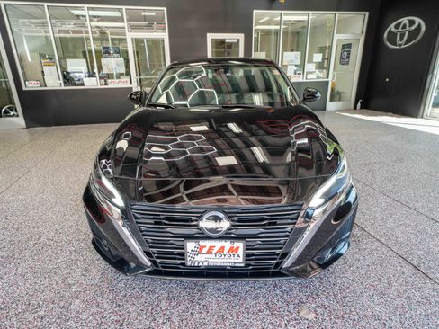 Used 2024 Nissan Altima 2.5 SV w/ SV Premium Package image 6