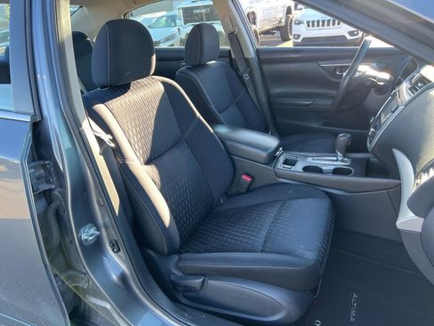 Used 2017 Nissan Altima 2.5 SV w/ Convenience Package image 19