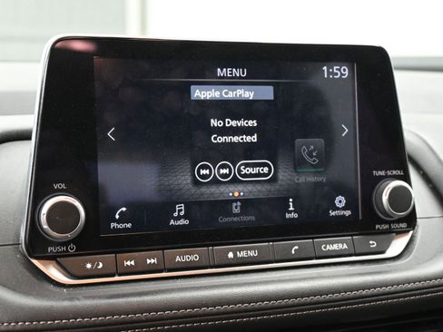 Used 2025 Nissan Rogue SV image 12