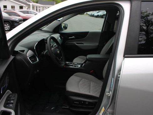 Used 2021 Chevrolet Equinox LS w/ LPO, Blackout Package FWD image 9