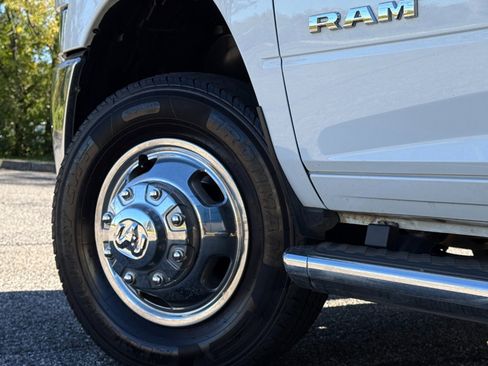 Used 2024 RAM 3500 Big Horn image 31