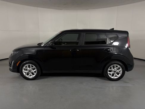 Used 2023 Kia Soul LX w/ Option Group 015 FWD image 5