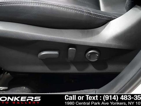 Used 2022 Subaru Forester Touring image 33