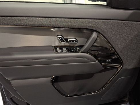 Certified 2025 Land Rover Range Rover Sport SE AWD/4WD image 11