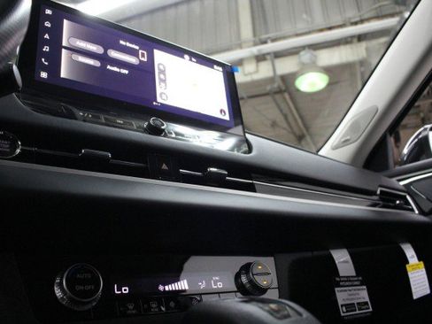 New 2026 Mitsubishi Outlander ES image 12