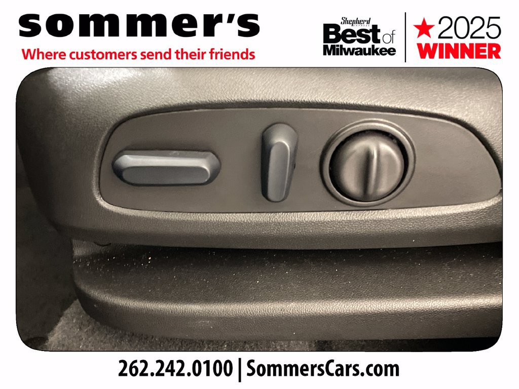 Used 2024 GMC Terrain SLT w/ Tech Package AWD/4WD image 10