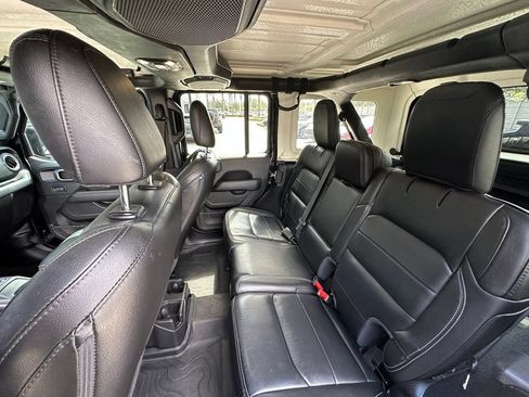 Used 2021 Jeep Wrangler Unlimited Sahara AWD/4WD image 33