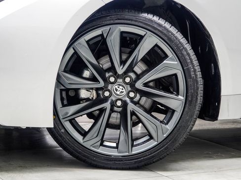 Used 2025 Toyota Corolla XSE FWD image 3