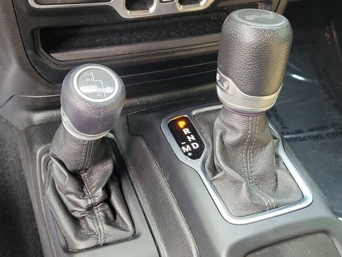 Used 2020 Jeep Wrangler Unlimited Sport AWD/4WD image 35