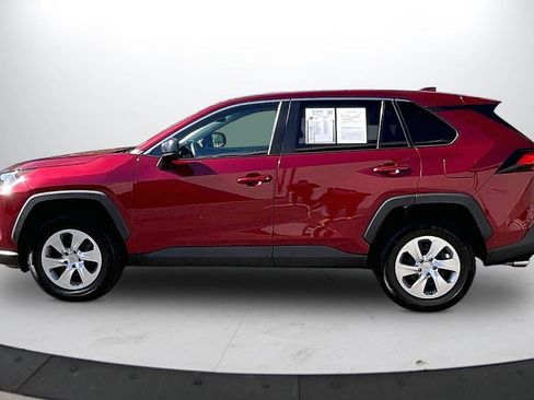 Used 2022 Toyota RAV4 LE FWD image 6